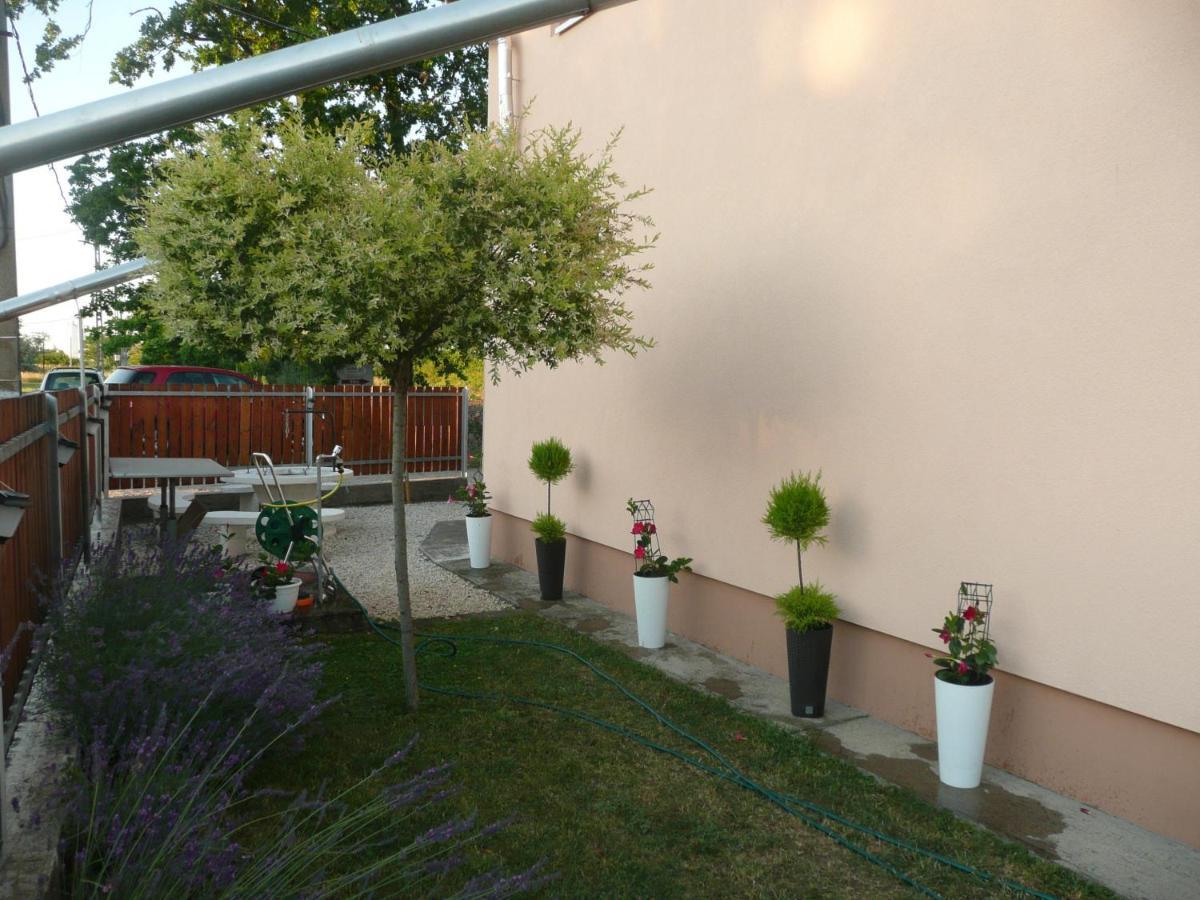 Levendula Vendégház Hajdúnánás Exterior foto